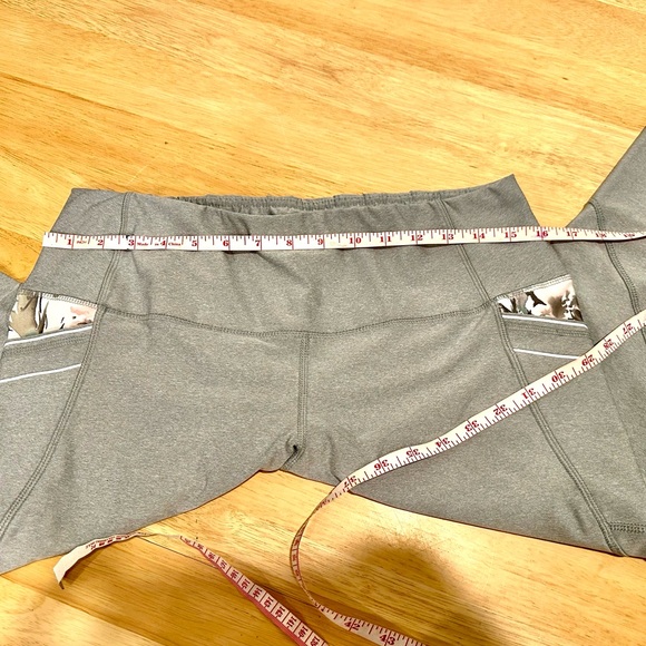 5/$20 RBX cropped leggings, plus size 1x floral print detail with pockets - Picture 9 of 9